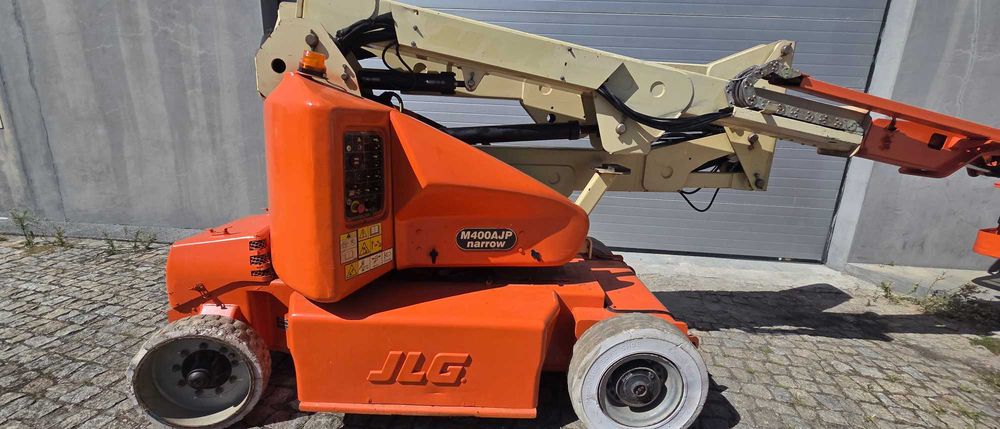 Plataforma Elevatória Articulada JLG M400AJP Narrow