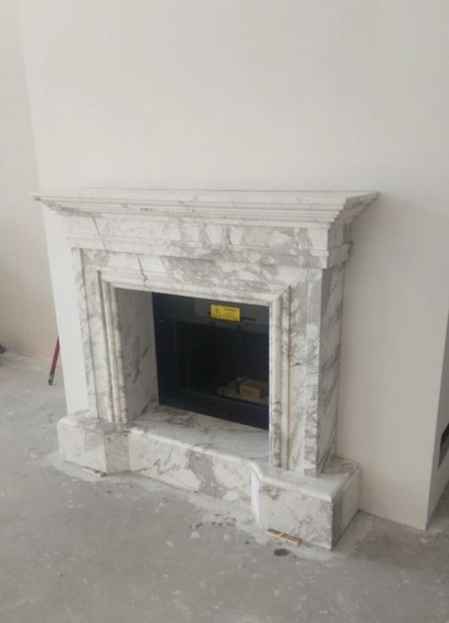 Portal kominkowy kominek z marmuru obudowa