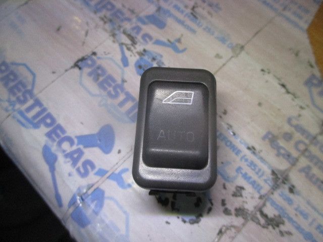 Comando / botão / interruptor vidros frente direito VOLVO V40 Combi (V
