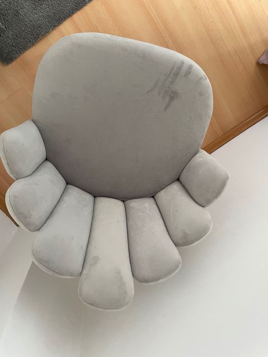 Cadeirão médio forma de nuvem cinzento (COMO NOVA)