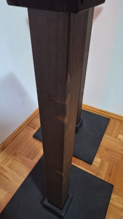 Towery Estradowe Drewniane 105cm