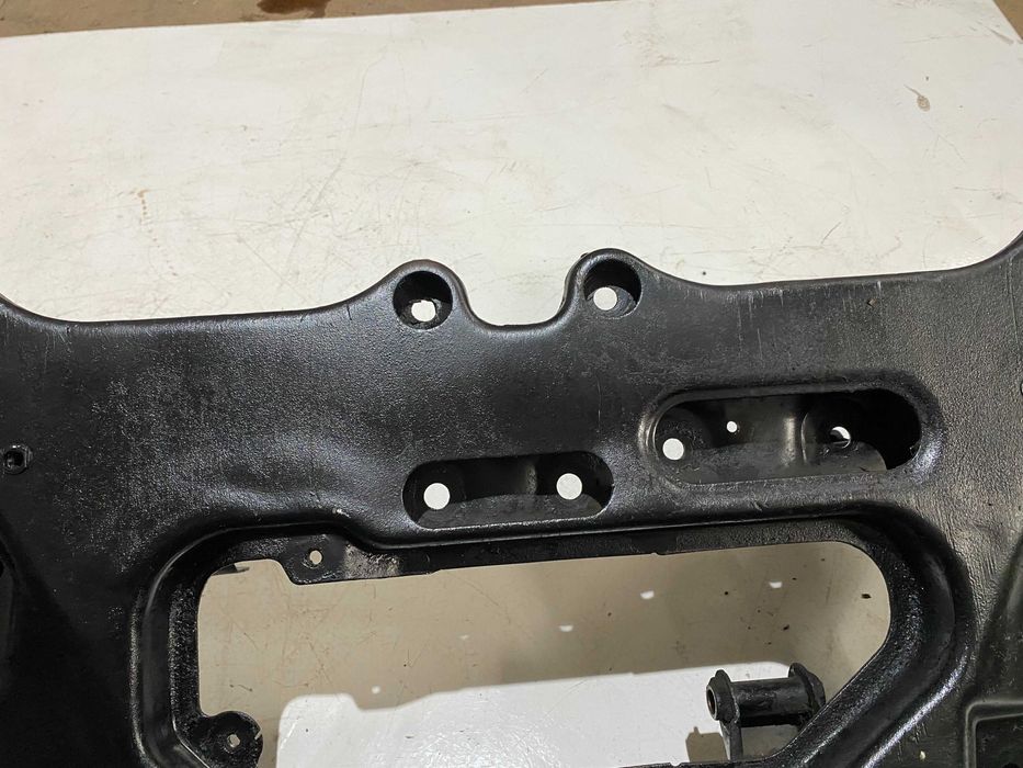 Підрамник передній Nissan X-Trail T30 подрамник передний Х-Трейл Т30