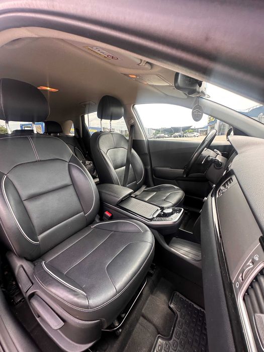 Kia Niro 2019 • 64 кВт • Максимальна комплектація