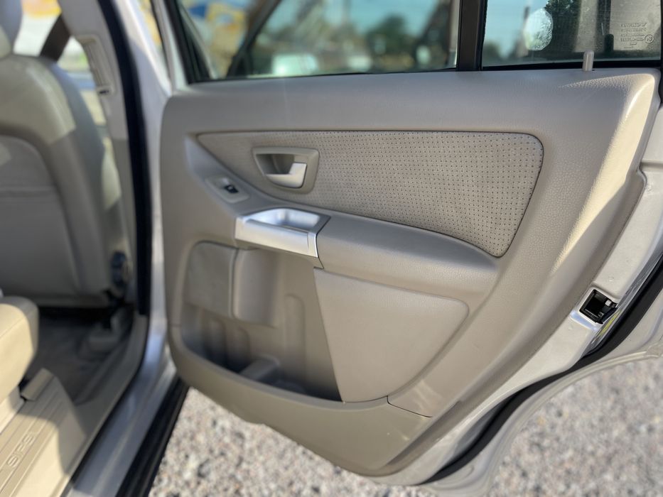 Volvo XC90 2.4d  4х4 АКПП на ЗСУ