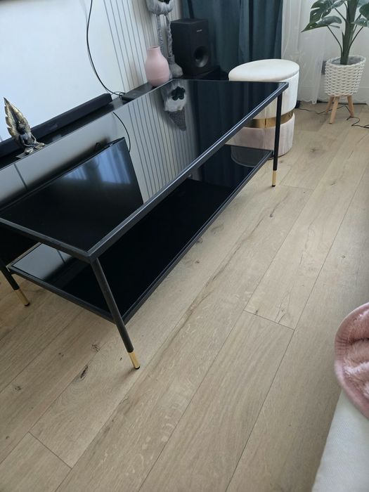 Sprzedam stolik,dwie szafki i komode