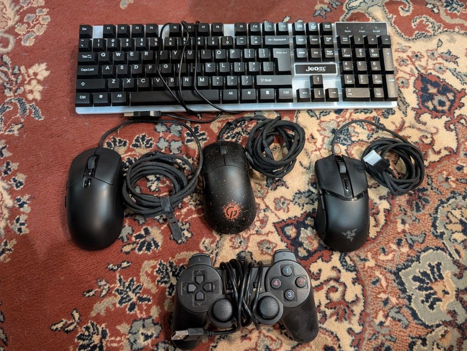 Комплект ПК периферії: нова клавіатура Jedel, 3 мишки (Razer тощо) та геймпад USB