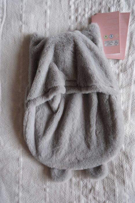 Termofor Smukee Home 1.2L kot, miły w dotyku