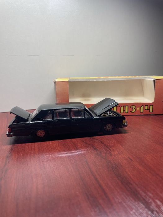 Чайка газ-14 1:43