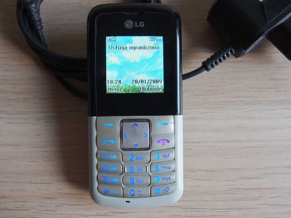 kolecnonerski retro telefon gsm  LG KP107