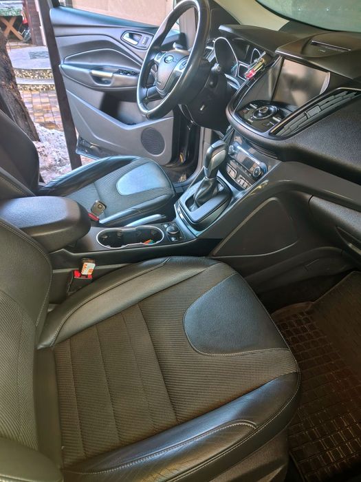 Ford Kuga 2015 рік