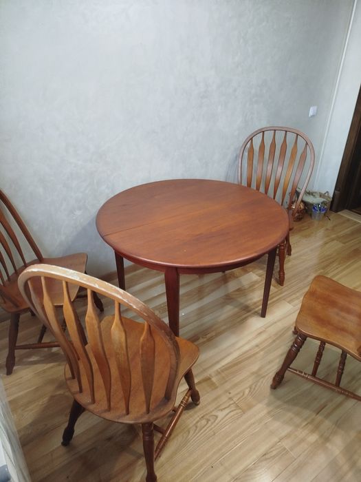 Стіл дубовий розкладний