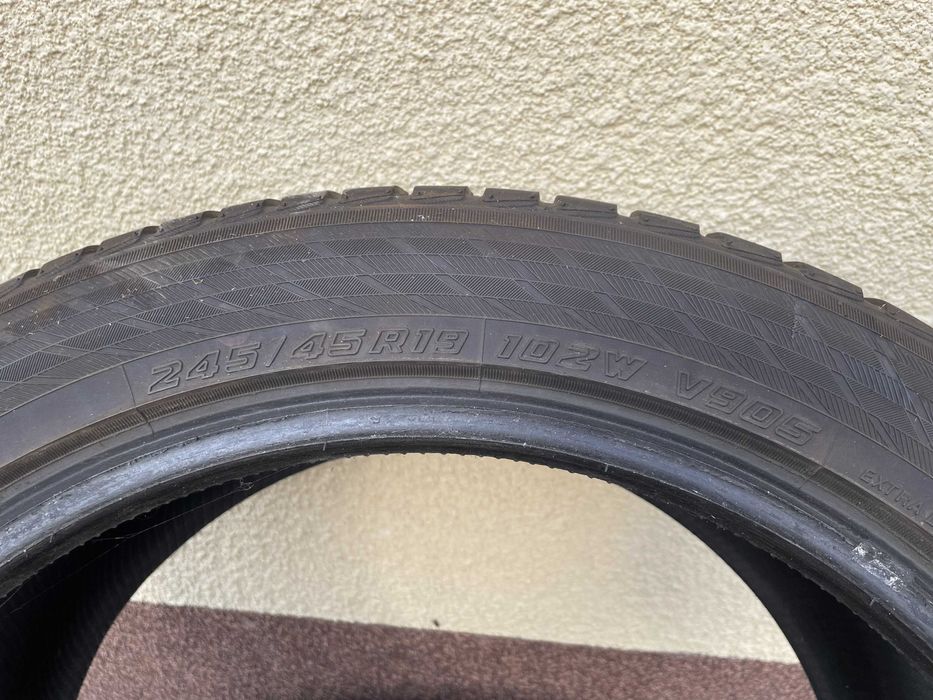 Opony zimowe Yokohama 245/45 R19 - 4 szt.
