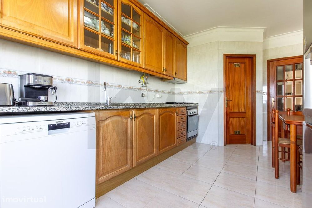 Apartamento T3 com Suíte, Lareira, Três Varandas e Arrecadação | Monti