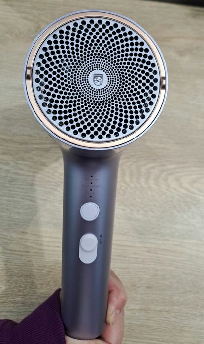 Фен Philips BHD 720