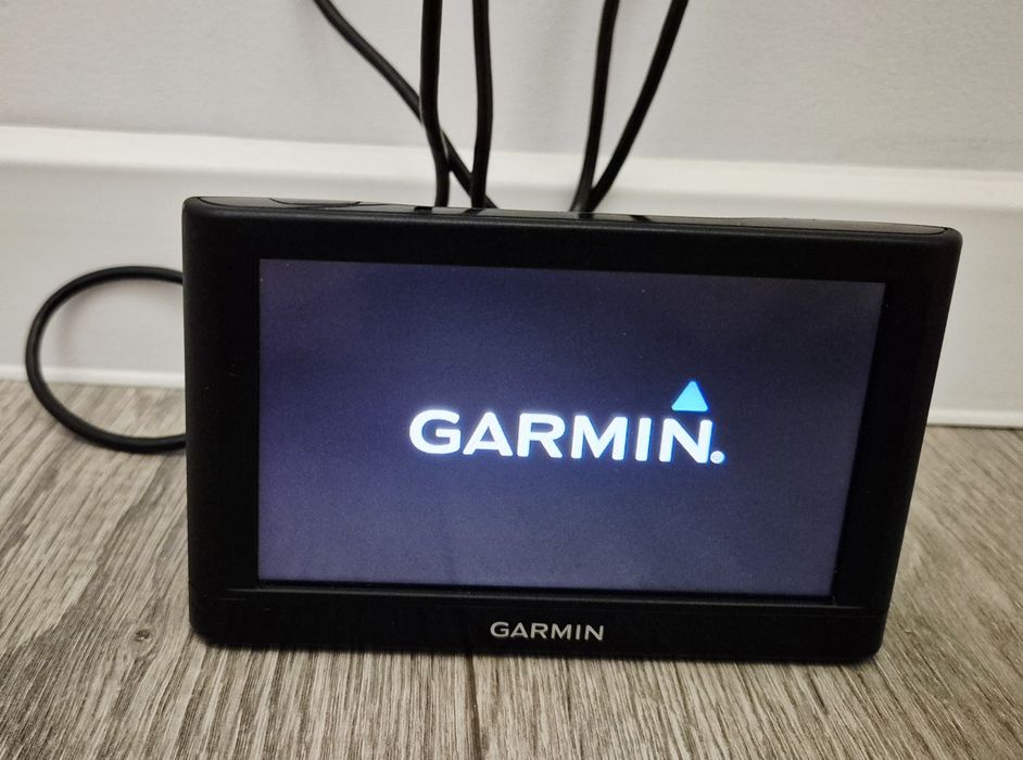 Nawigacja GARMIN NUVI 54 LM uszkodzona