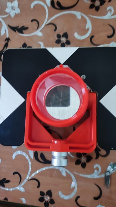 Продам призму для тахеометра