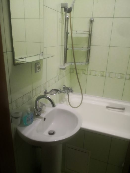 Квартира 1 - 2х комнатная посуточно почасово.