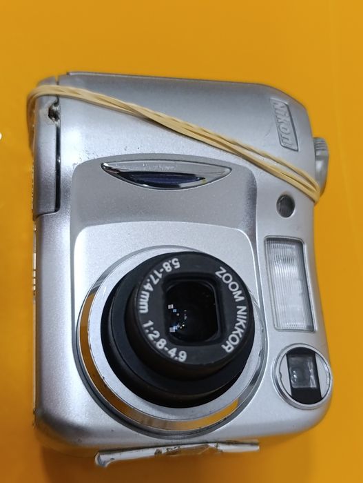 Aparat cyfrowy kompaktowy Nikon Coolpix 3100, na baterie AA, 99% OK