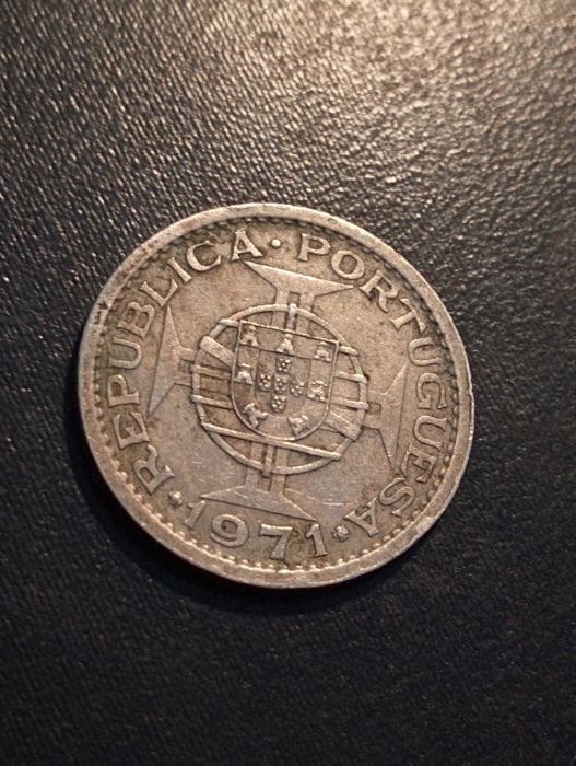 2,5 escudos - S. Tome e Principe	1971	- CuproNíquel - Muito escassa