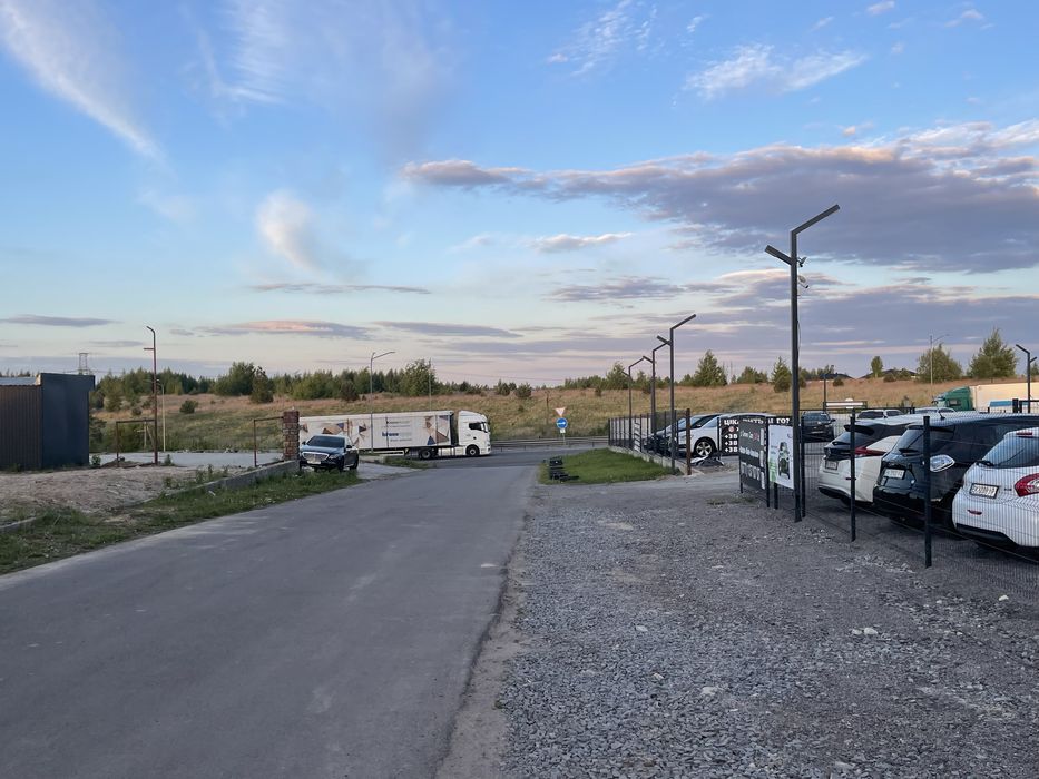 Продам комерційну площадку, територію