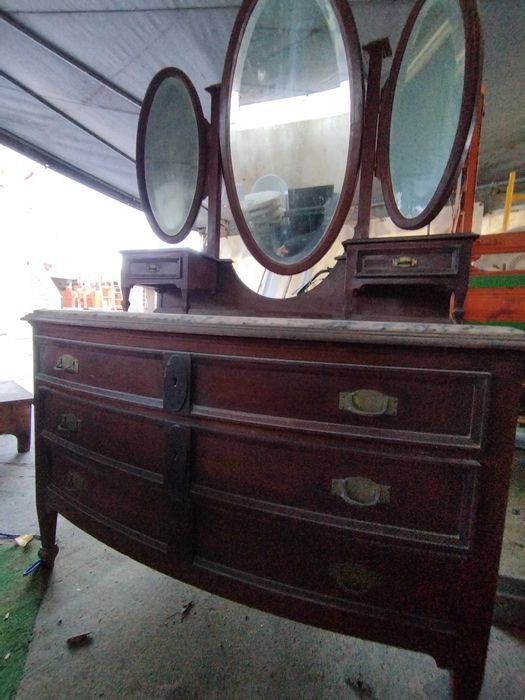 Cómoda para antiquário