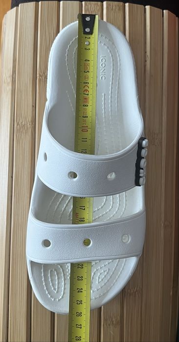 Sprzedam, wygodne klapki Crocs rozmiar W8 M6 w środku 26.0 cm