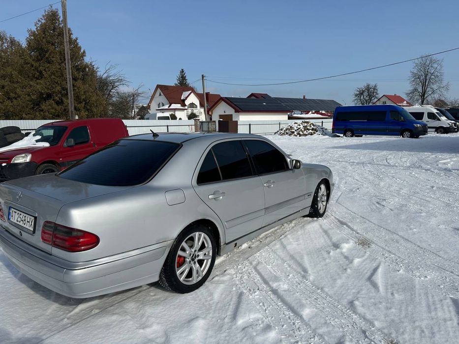 Продам мерседес 210