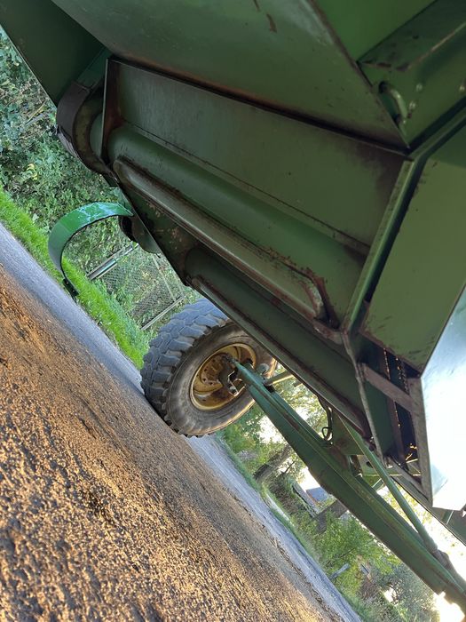 Свіжо привезений John Deere 965