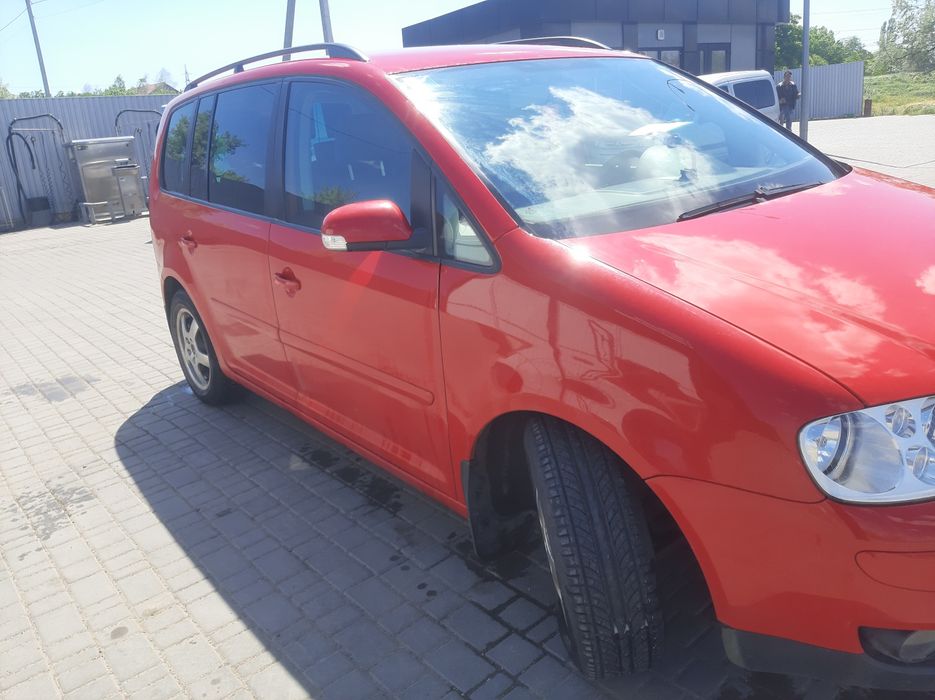 Touran 1.6 fsi.            .