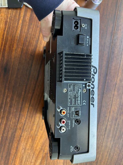 Par de leitores Pioneer CDJ 800 a funcionar. (preço do par)