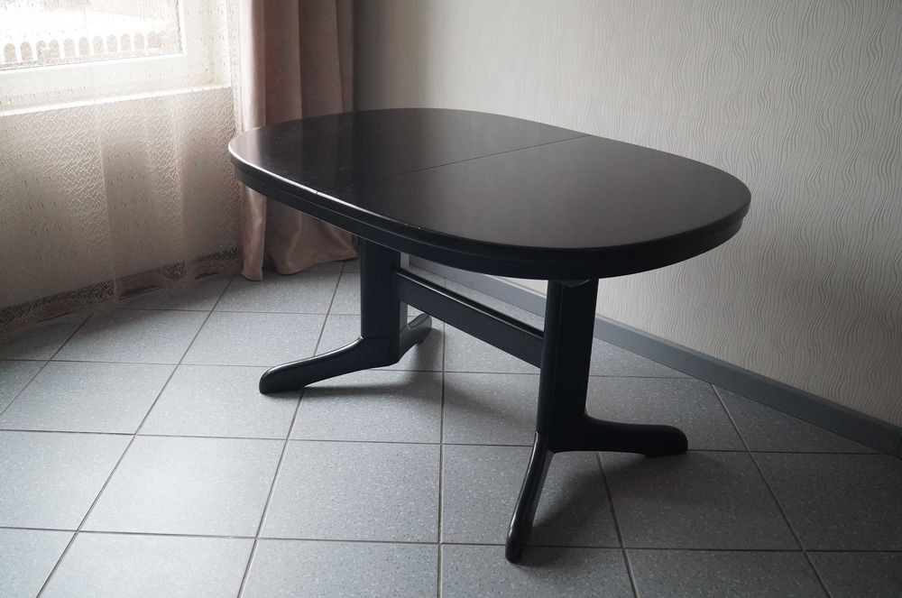 Stół drewniany czarny, rozsuwany + 4 krzesła