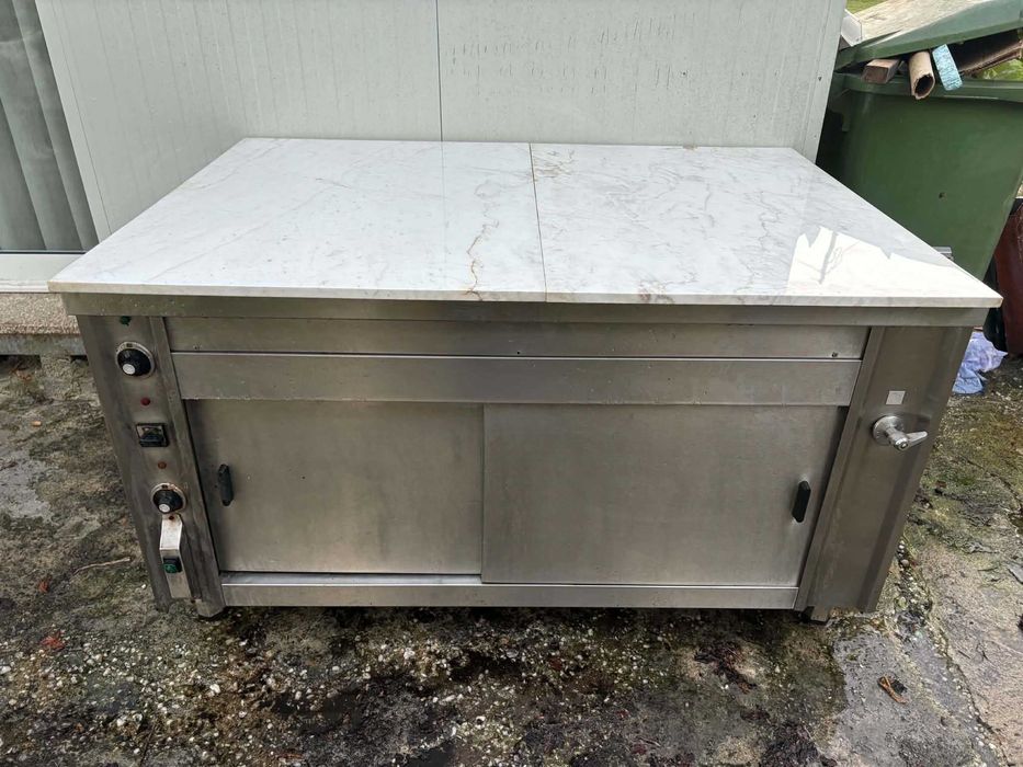 Bancada  armário Inox com porta e prateleiras