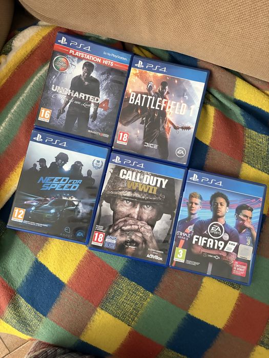 Vendo ps4 com jogos incuidos