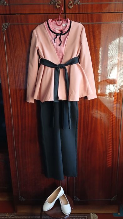 Костюм на дівчинку розмір 134