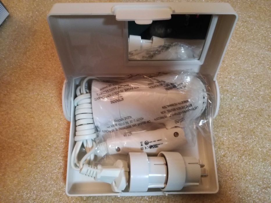 Фен з пластиковим боксом і дзеркалом новий