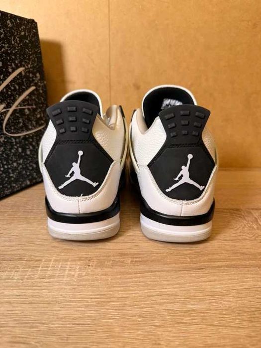 Jordan_4_Retro_Military_black R.42