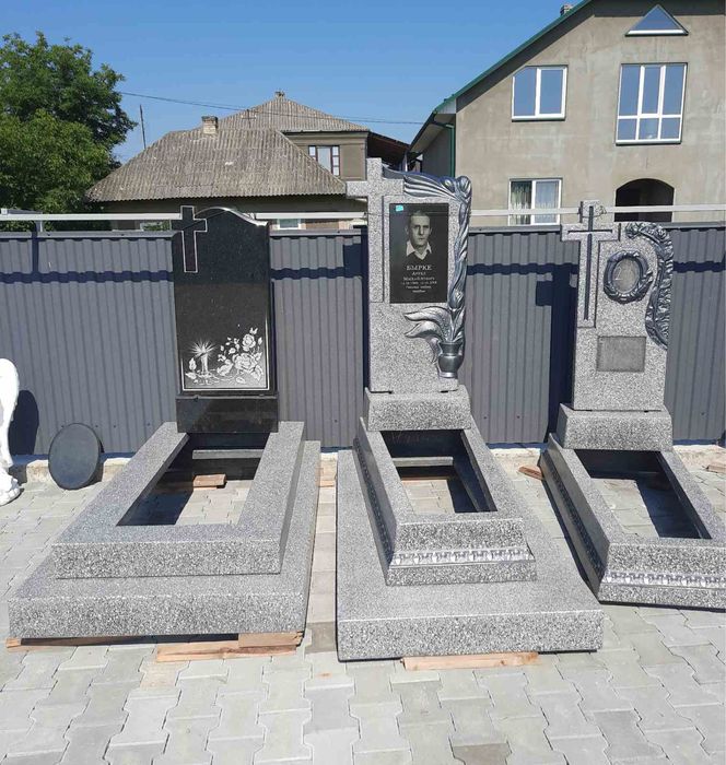 Виготовлення памʼятників під ключ