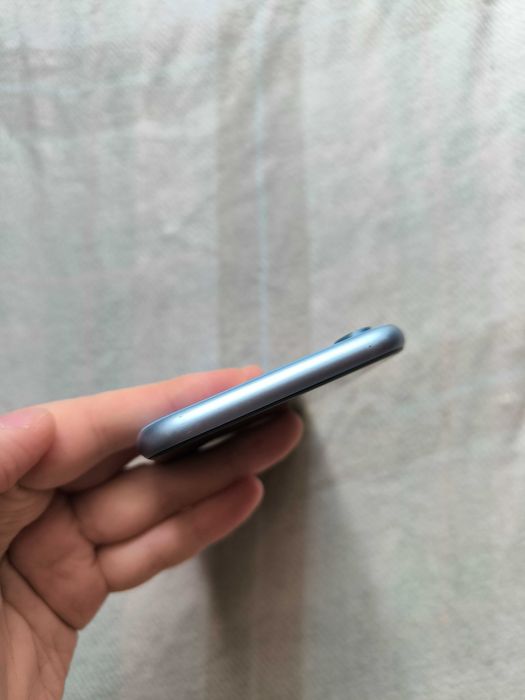 iPhone XR 64 GB blue