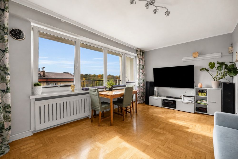 Dwustronne 3 pokoje z osobną kuchnią i balkonem