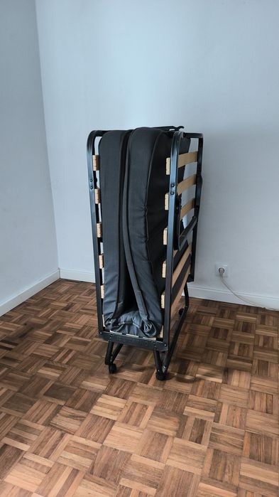 Cama dobrável de solteiro