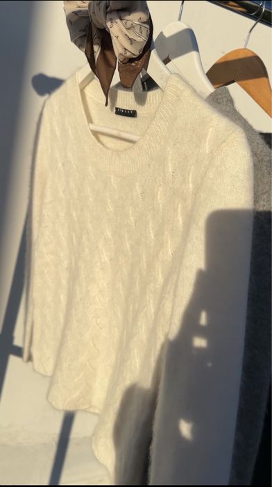 Молочний светр ангора  Sisley