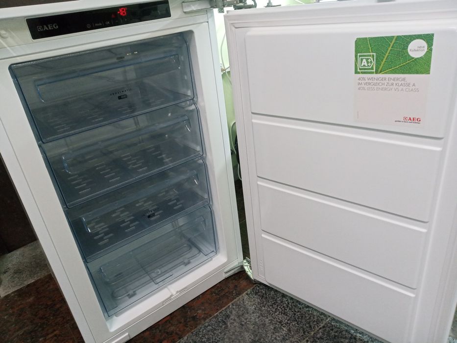 Встраиваемая морозильная камера AEG AGS88800 87см из Германии Гарантия