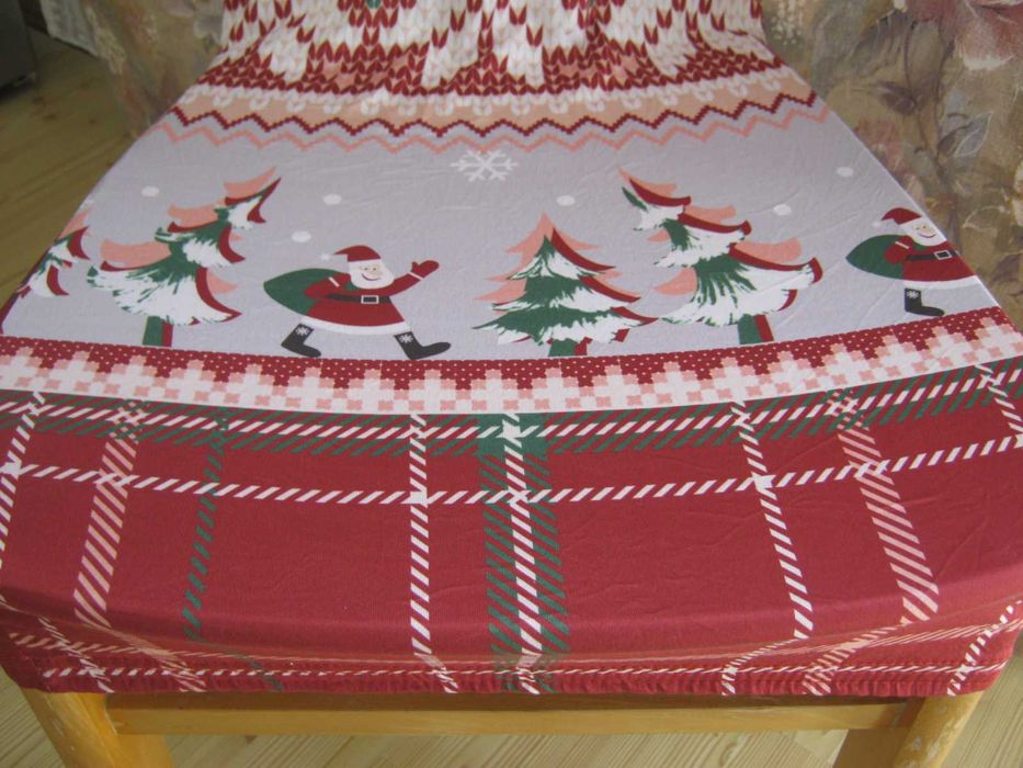 Pokrowiec na krzesło z Mikołajem choinkami 2 sztuki