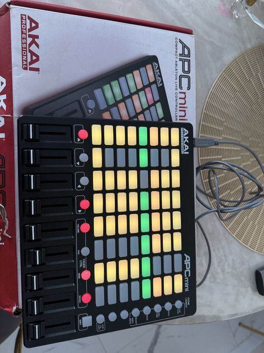 Akai apc mini mk1