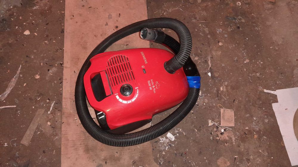 Пылесос под ремонт Сименс 1500Вт Siemens Germany ШУМИТ мотор