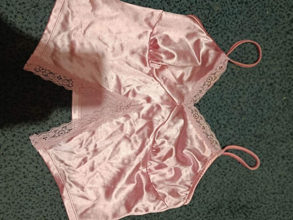 Топи, боді, футболки, майки фірмові