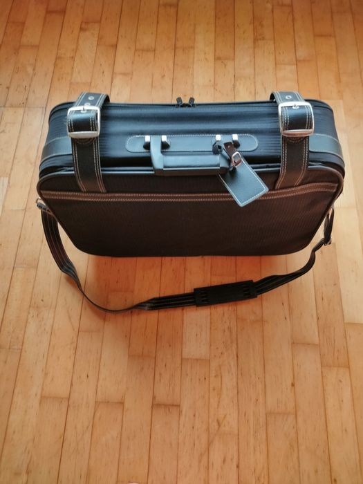 Mala de viagem da Pierre Cardin.