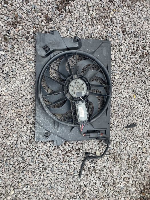 Дифузор радіатора вентилятор в зборі Mercedes e-clas w211