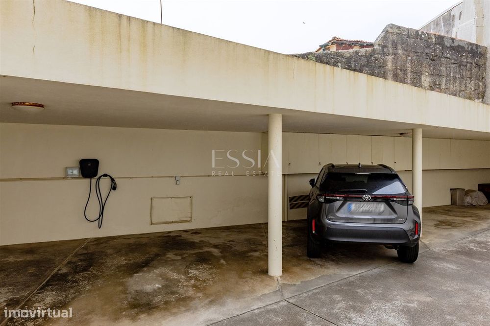 Apartamento T4 na Foz Velha a 150 metros do mar