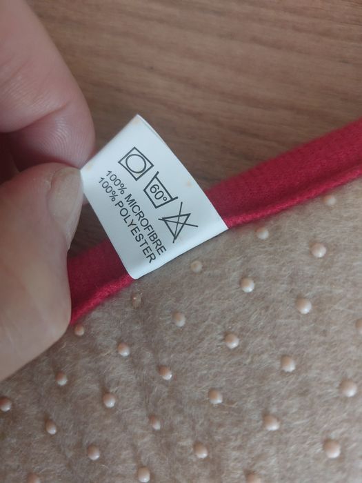 Świąteczna podkładka w grochy.